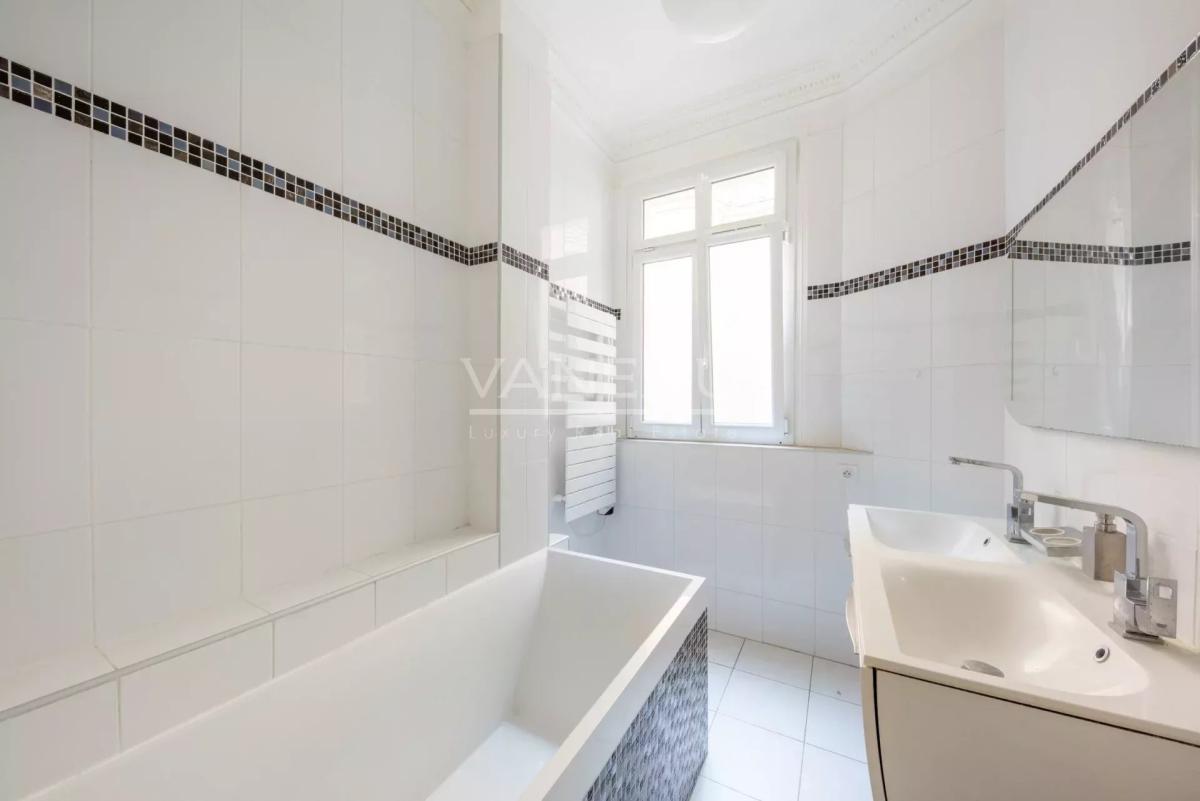 Champ de Mars - Beau Classique