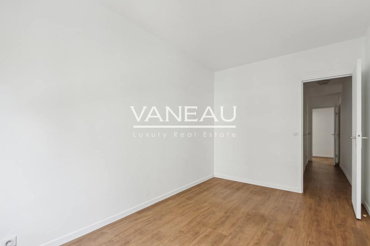 Paris XVe - BIR-HAKEIM - Appartement familial sur jardin