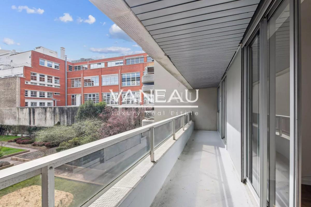 Paris XVe - BIR-HAKEIM - Appartement familial sur jardin