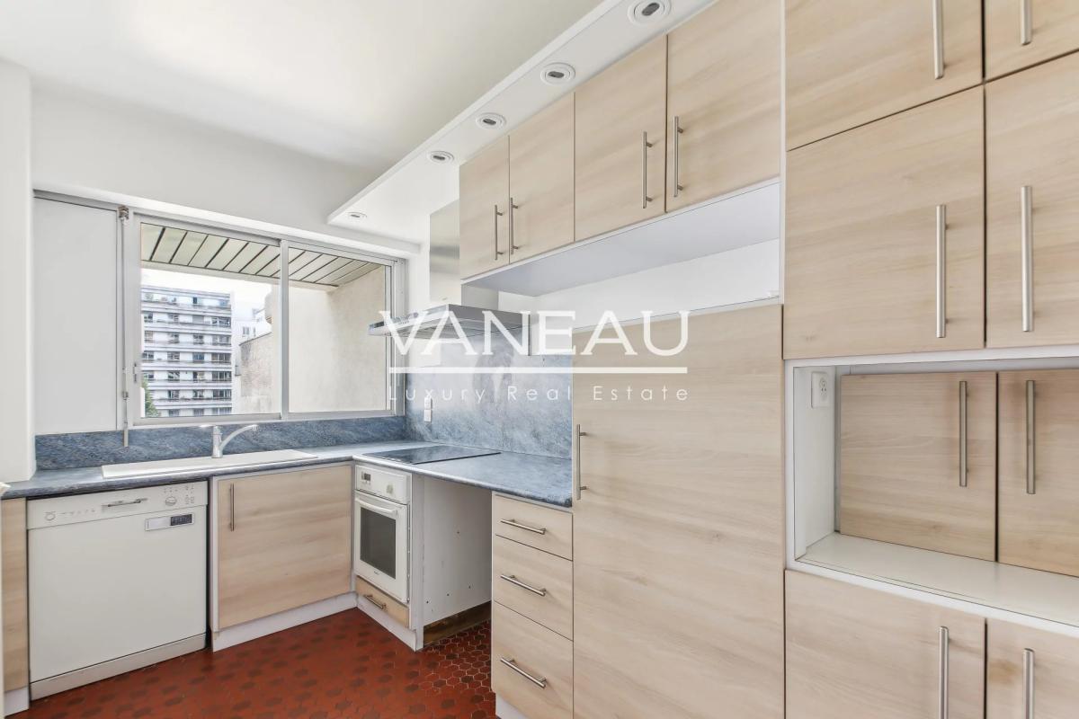 Paris XVe - BIR-HAKEIM - Appartement familial sur jardin