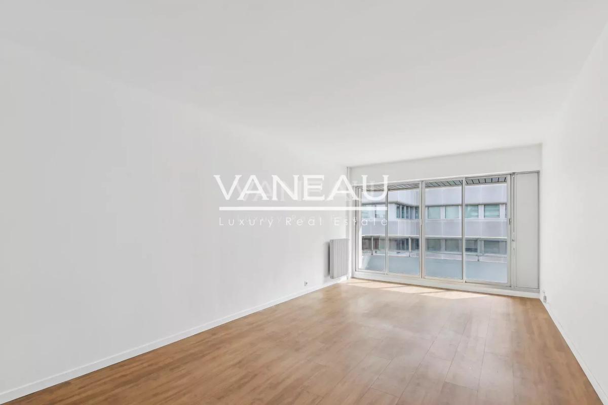 Paris XVe - BIR-HAKEIM - Appartement familial sur jardin