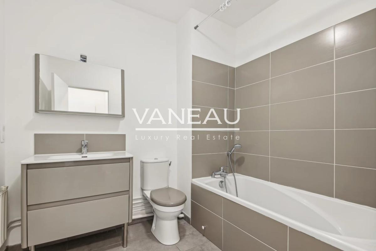 Paris XVe - BIR-HAKEIM - Appartement familial sur jardin