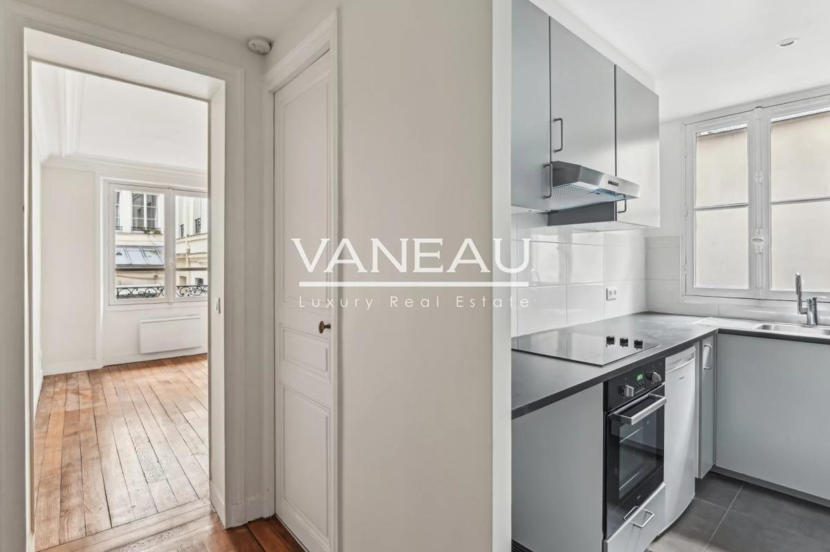 Paris Xe - Charmant appartement de trois pièces clef en main -