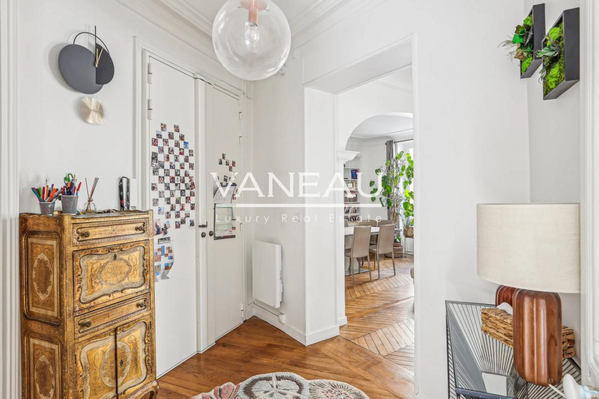 Paris Xème - Bel appartement familial de quatre pièces en parfai
