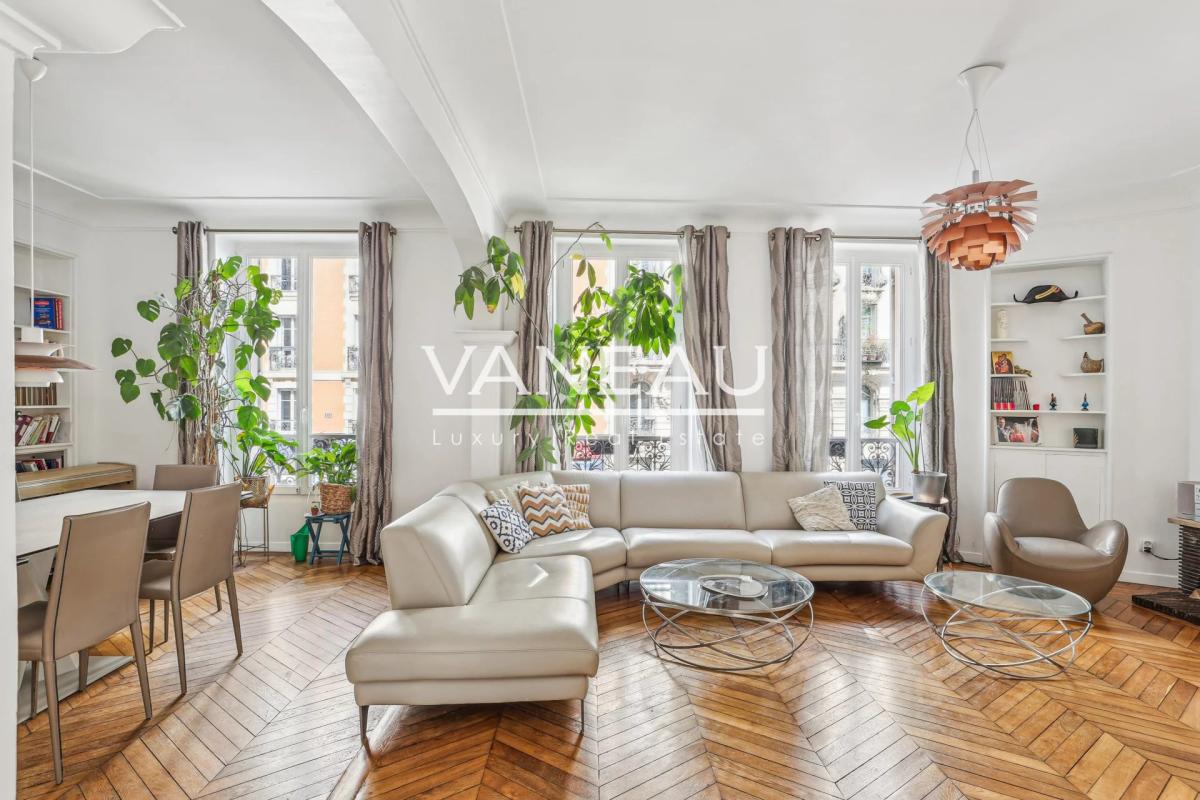 Paris Xème - Bel appartement familial de quatre pièces en parfai