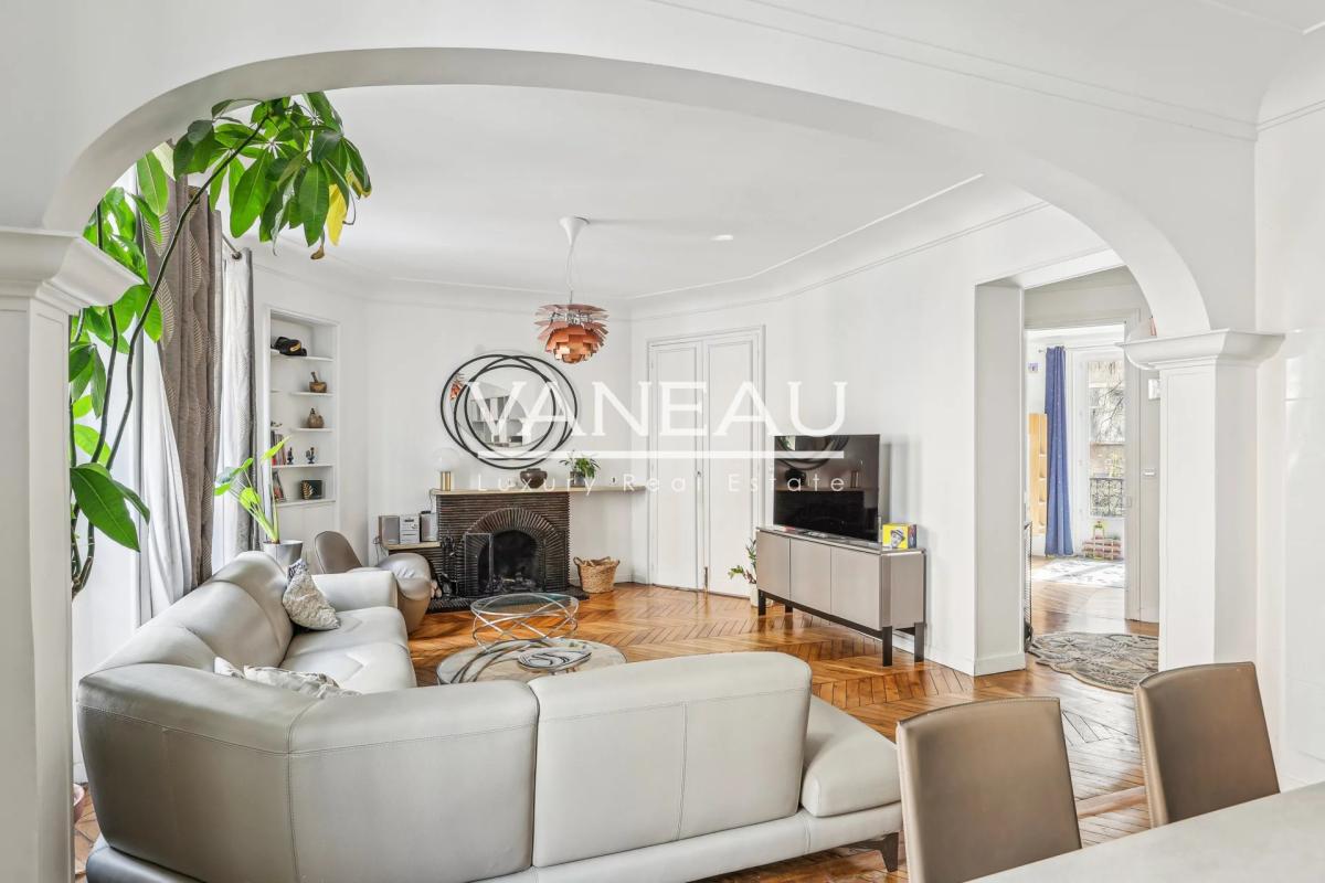 Paris Xème - Bel appartement familial de quatre pièces en parfai