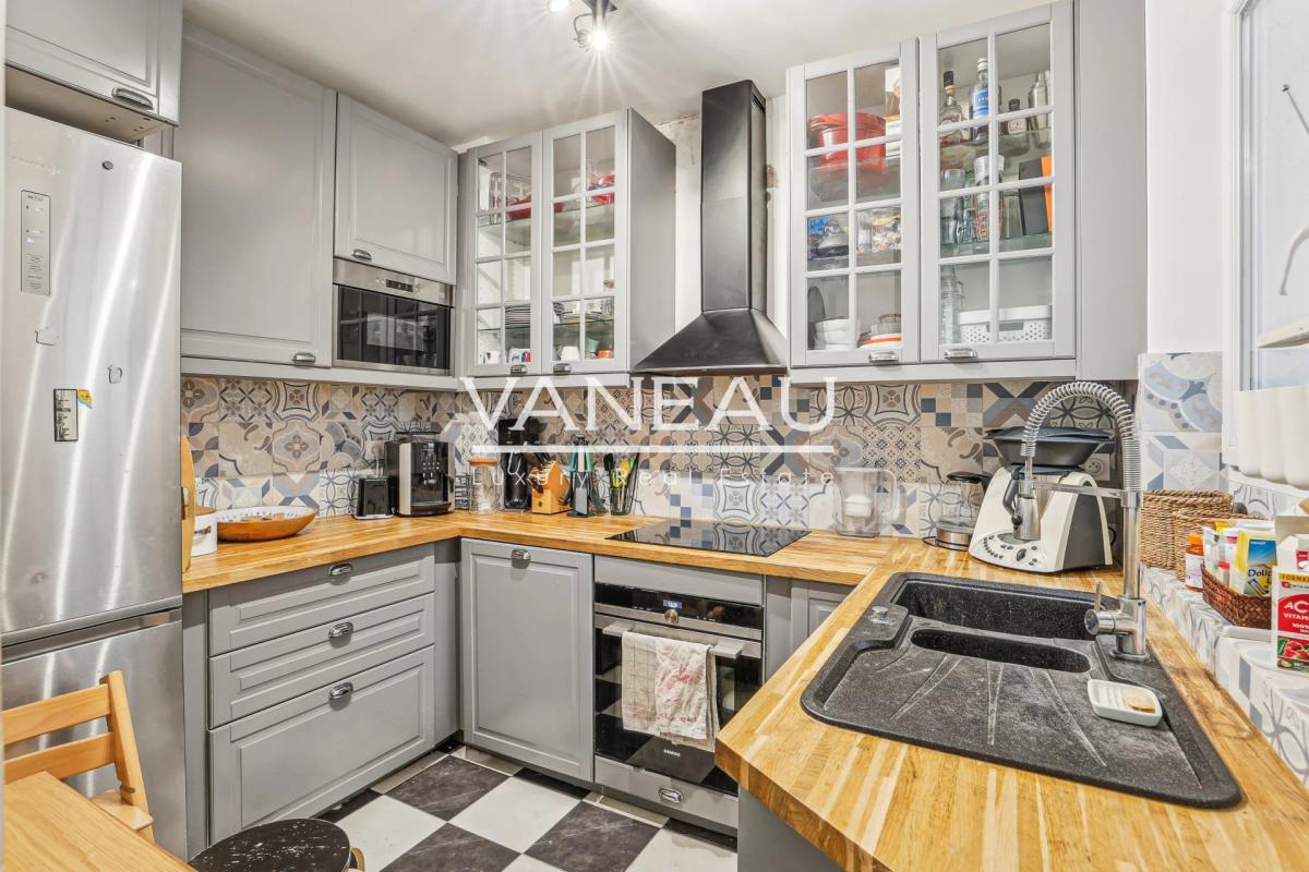 Paris Xème - Bel appartement familial de quatre pièces en parfai
