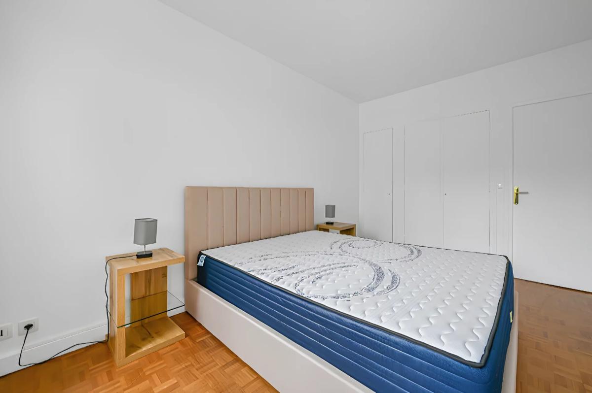 PARIS XVIe - Appartement familial avec balcon