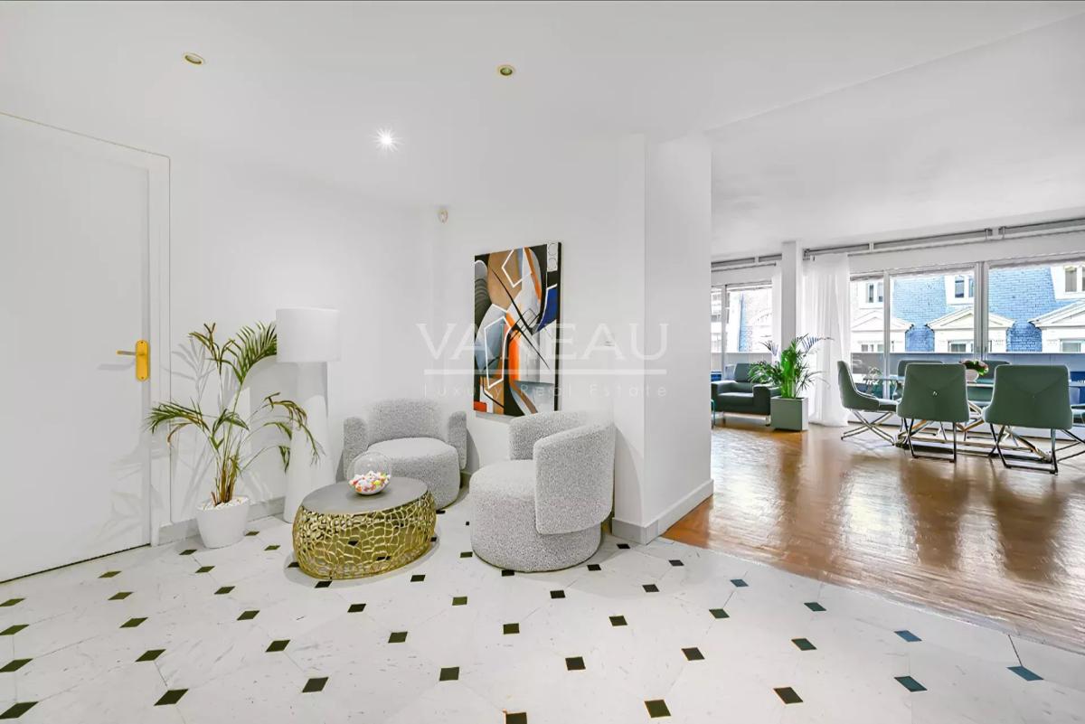 PARIS XVIe - Appartement familial avec balcon