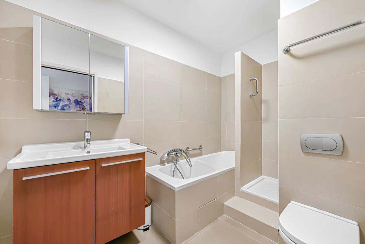 PARIS XVIe - Appartement familial avec balcon