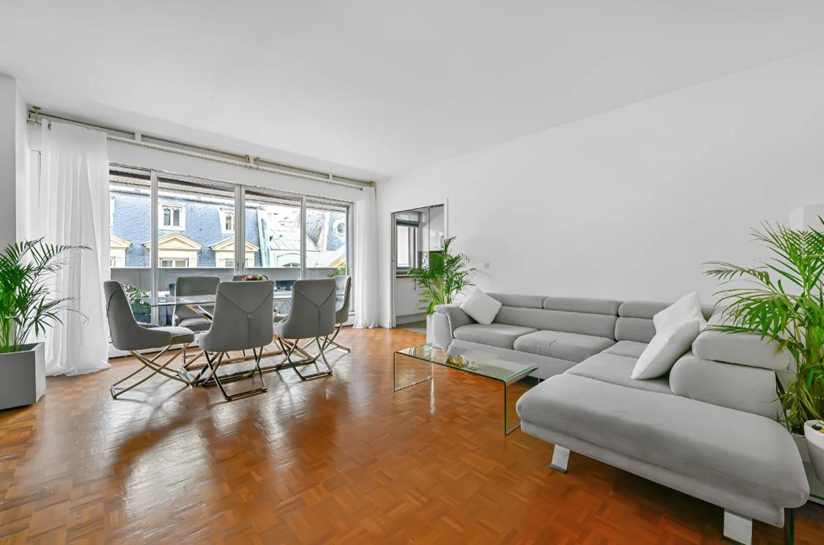 PARIS XVIe - Appartement familial avec balcon