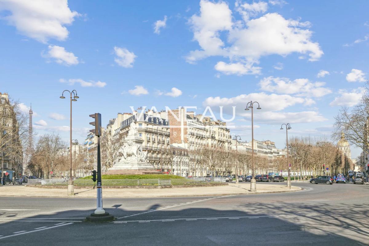 Exclusivité – Paris XVème nord – Deux pièces à rénover – Lumineu