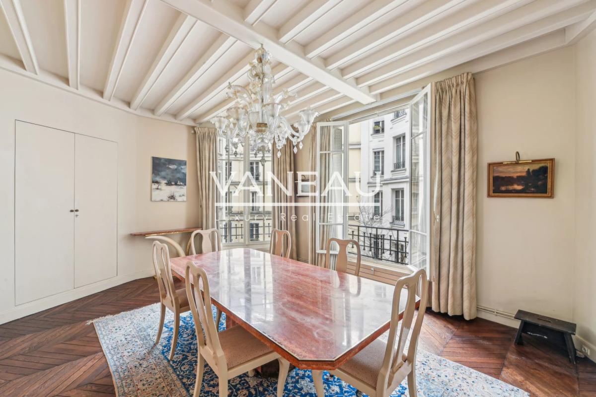 Paris XVI Nord - 197m2 - Beau familial étage élevé, vue dégagée.