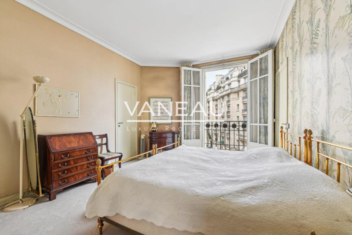 Paris XVI Nord - 197m2 - Beau familial étage élevé, vue dégagée.