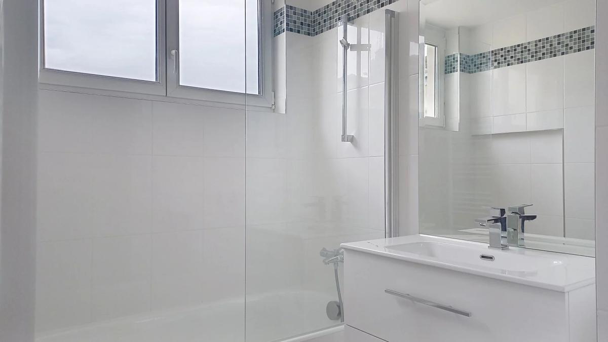 Paris VIII - Bel appartement en triplex familial avec terrasse -