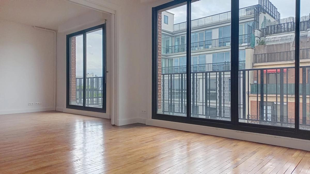 Paris VIII - Bel appartement en triplex familial avec terrasse -