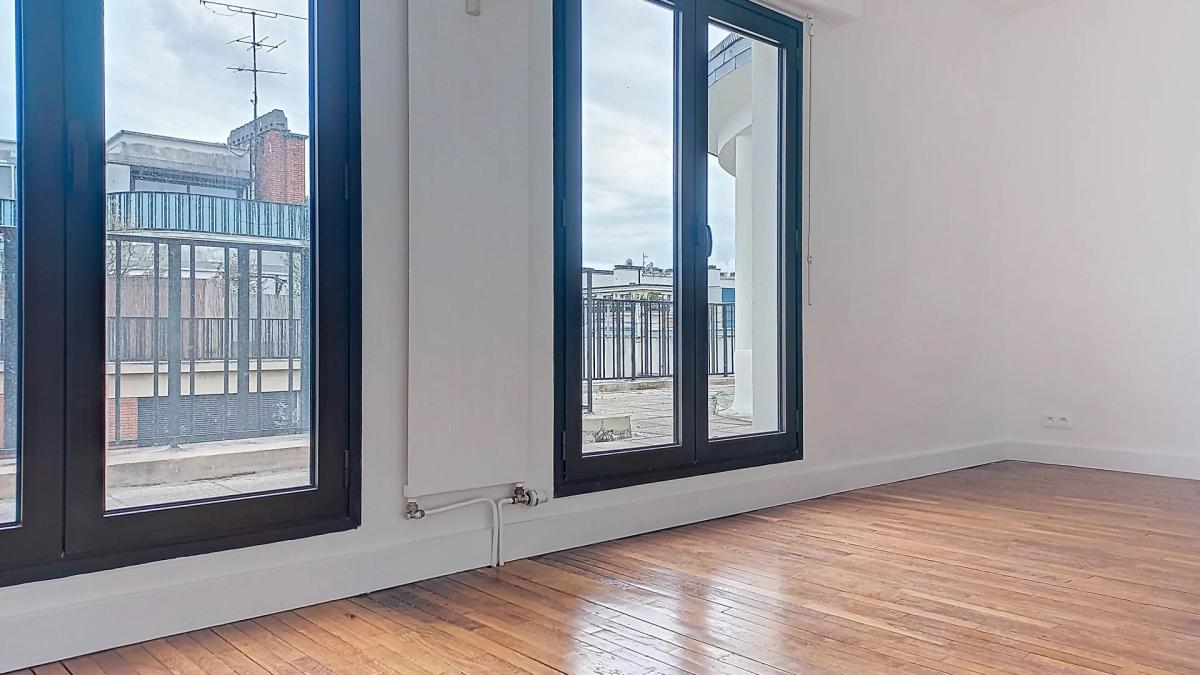 Paris VIII - Bel appartement en triplex familial avec terrasse -