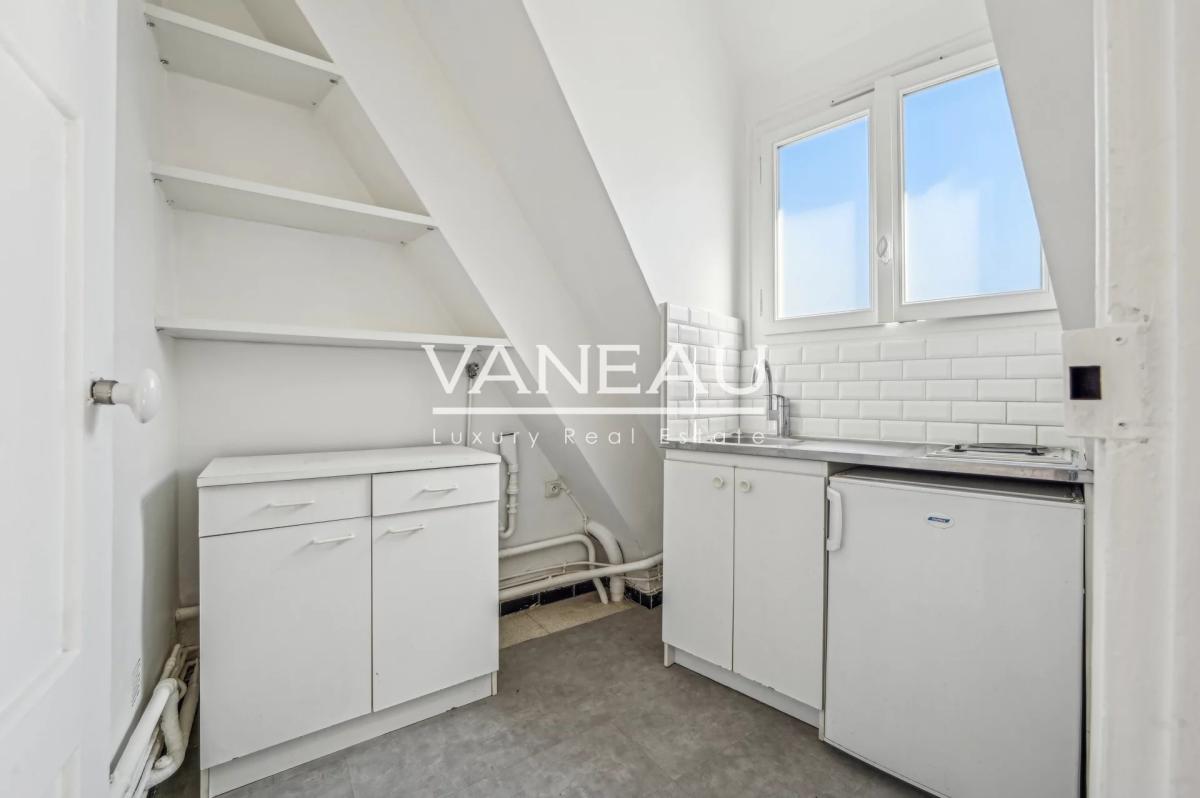 Paris XVe - Sèvres Lecourbe - Appartement lumineux en étage élev