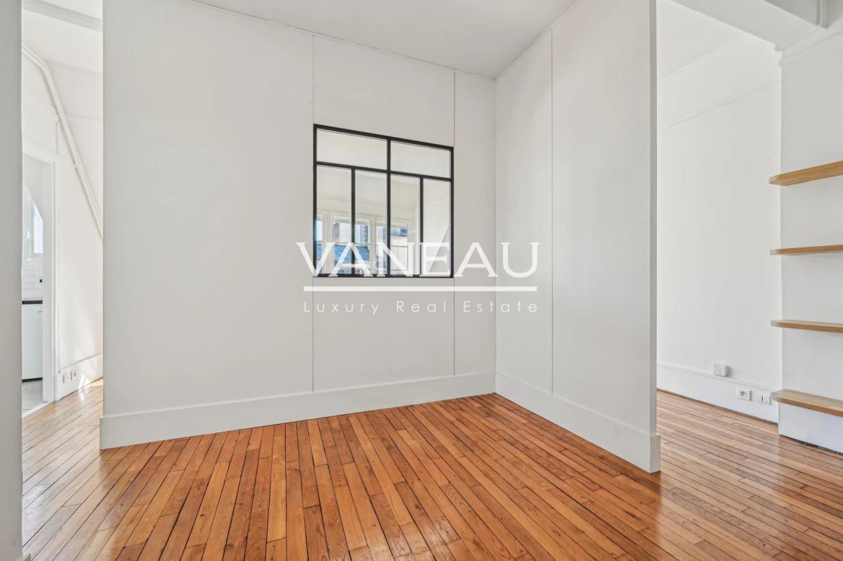 Paris XVe - Sèvres Lecourbe - Appartement lumineux en étage élev