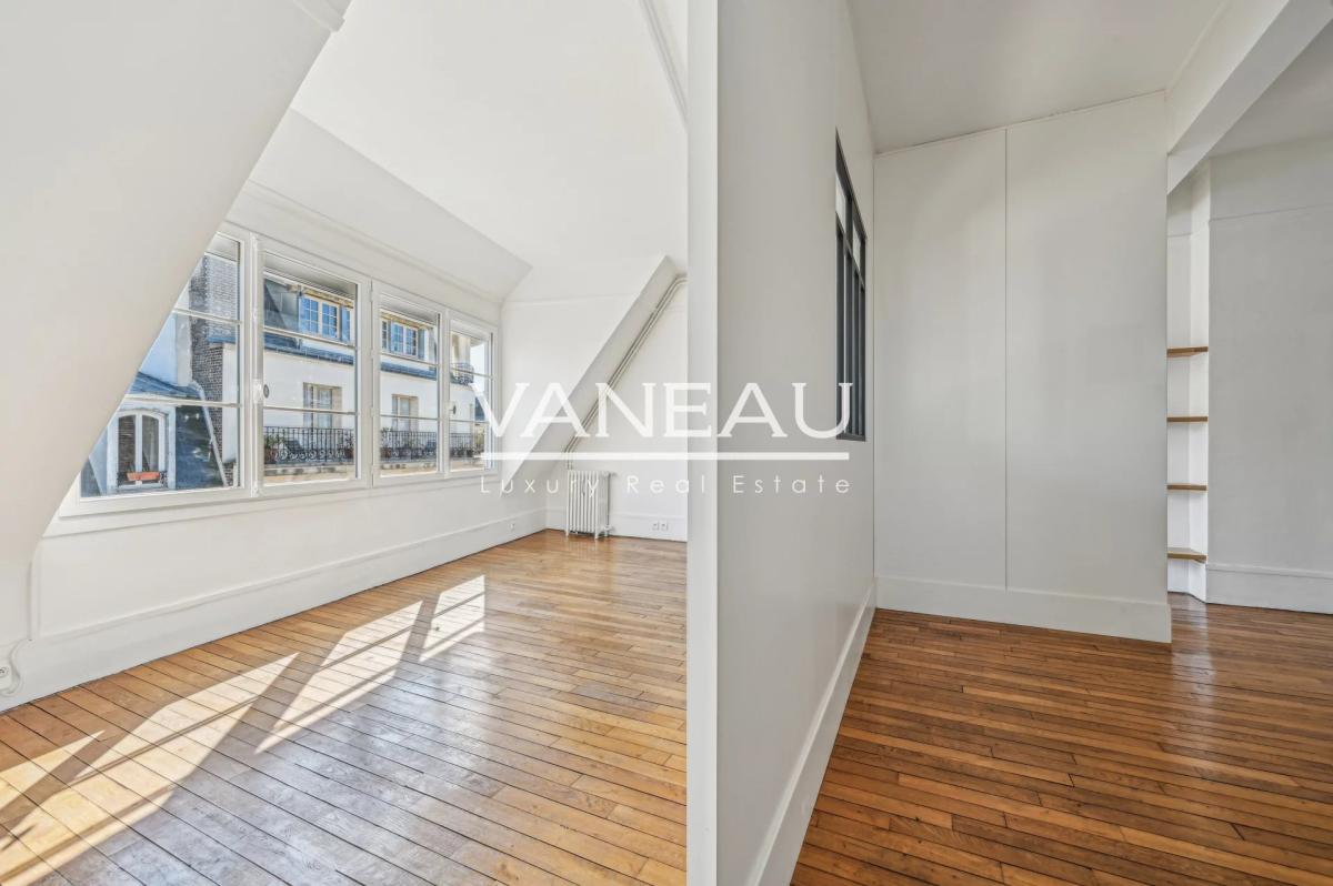 Paris XVe - Sèvres Lecourbe - Appartement lumineux en étage élev