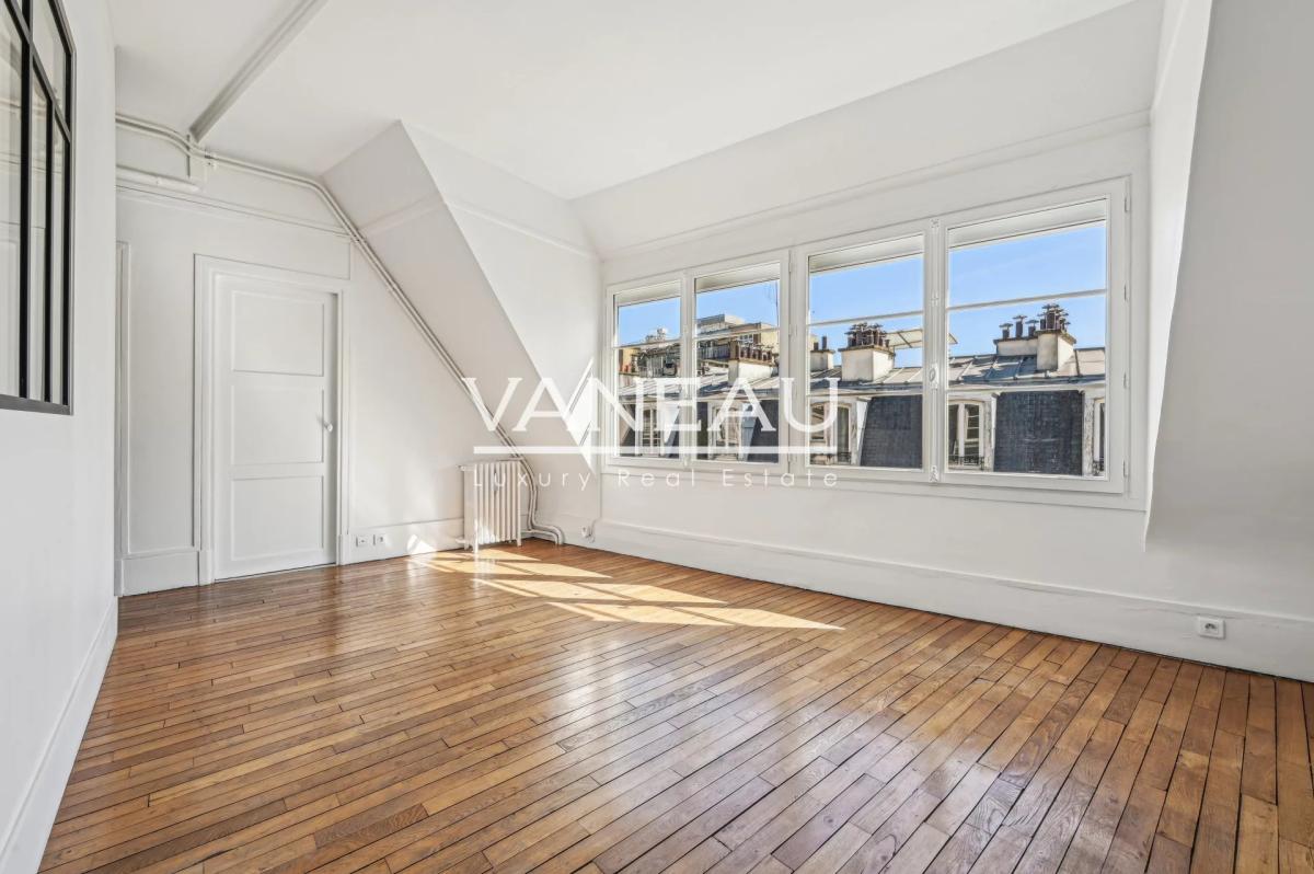 Paris XVe - Sèvres Lecourbe - Appartement lumineux en étage élev