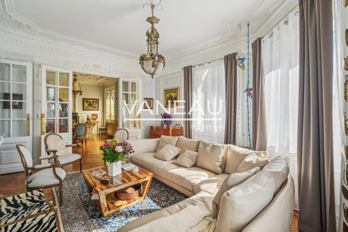 Le Raincy - Hôtel de Ville - Bel appartement au charme de l'anci