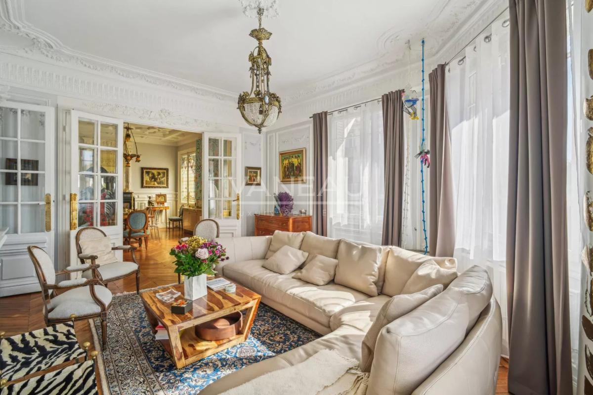 Le Raincy - Hôtel de Ville - Bel appartement au charme de l'anci