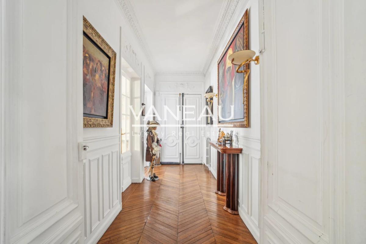 Le Raincy - Hôtel de Ville - Bel appartement au charme de l'anci