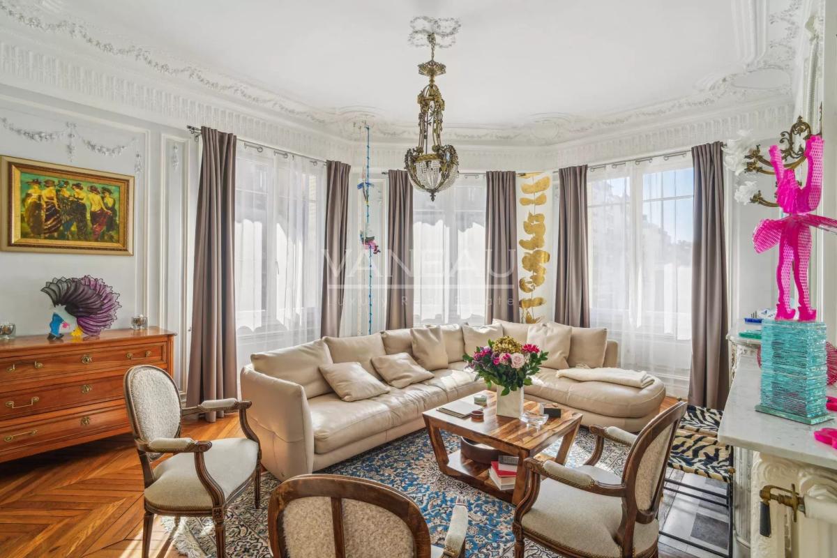 Le Raincy - Hôtel de Ville - Bel appartement au charme de l'anci