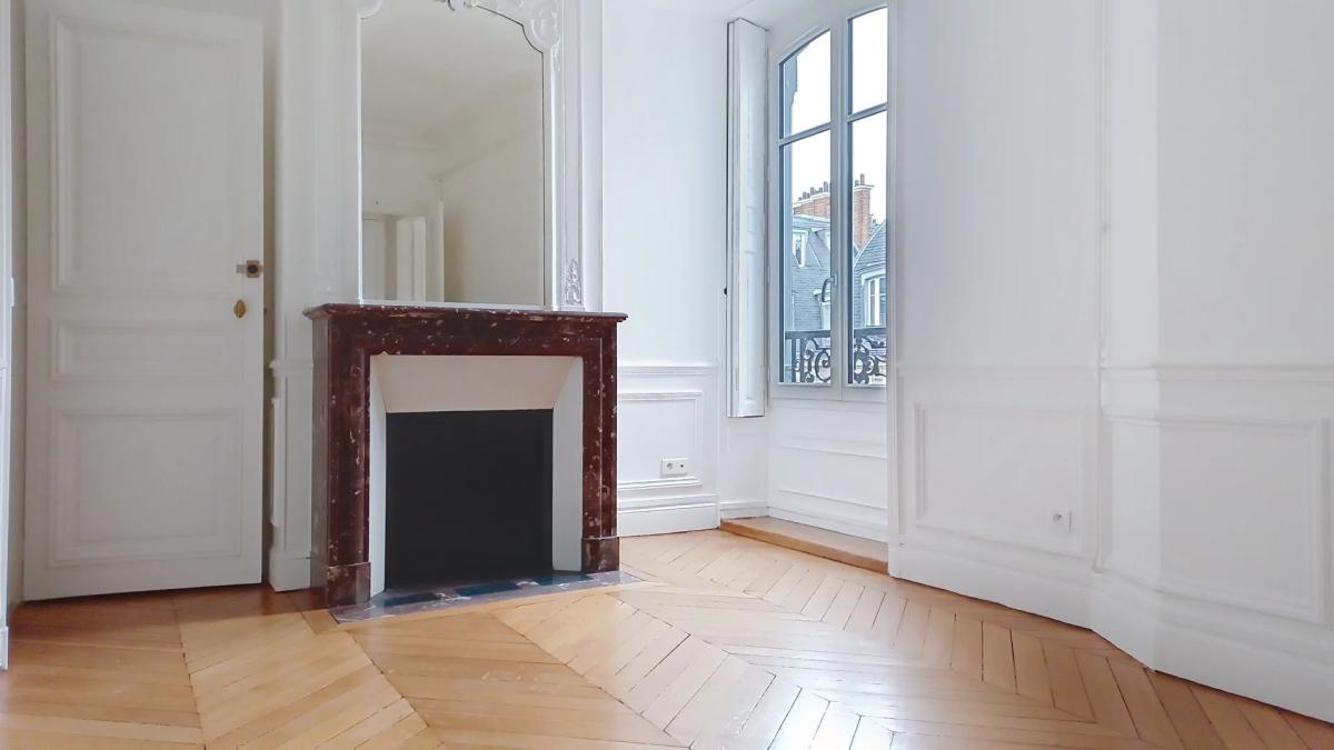 Paris XVII - trois pièces - une chambre - en étage élevé - Tocqu