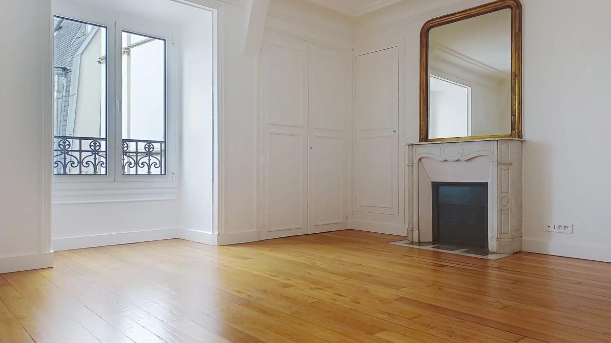 Paris XVII - deux pièces - une chambre - en étage élevé sans asc