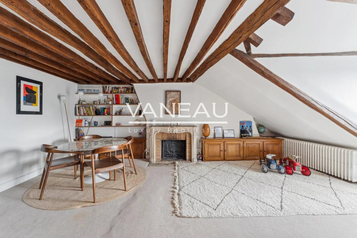Paris IV- Ile Saint-Louis- Charmant appartement de 64m² avec vue