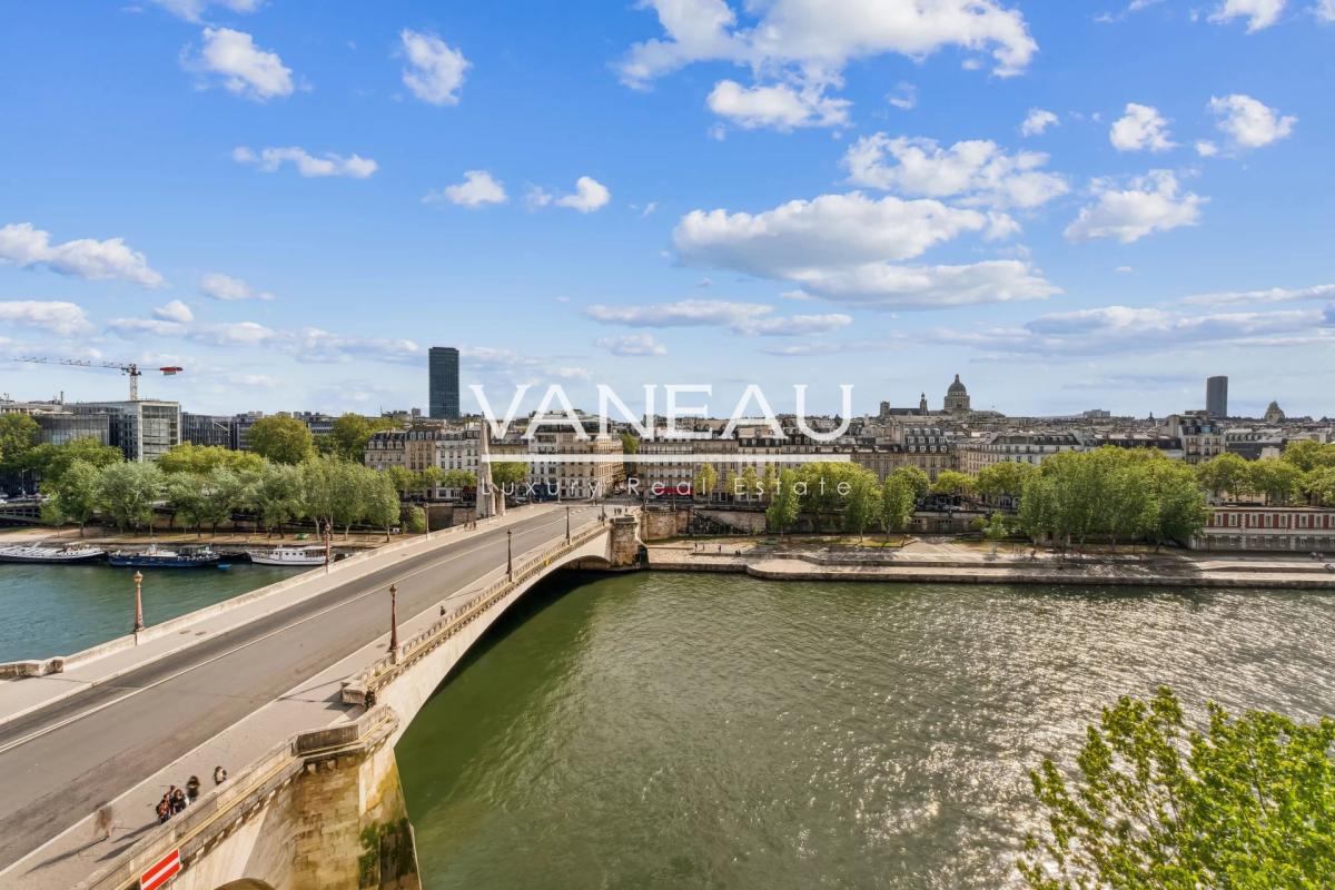 Paris IV- Ile Saint-Louis- Charmant appartement de 64m² avec vue