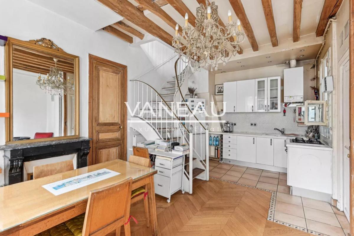 Paris IIIe - Place des Vosges - Duplex 2 chambres Calme Lumineux