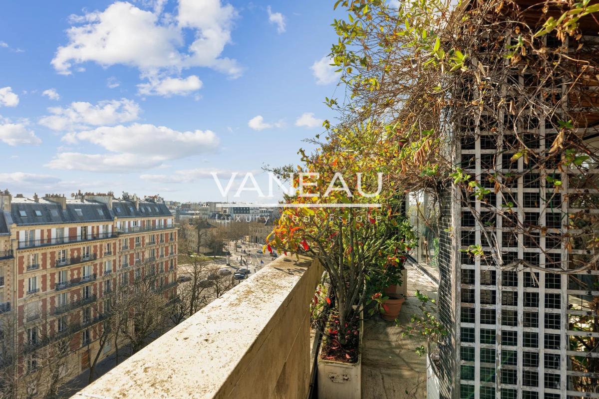 Paris XIVe – dernier étage avec terrasse panoramique