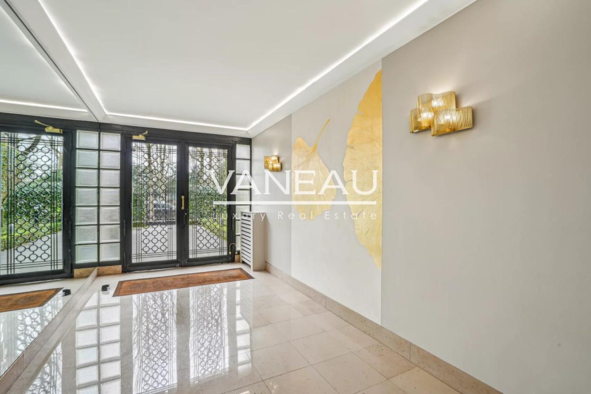Neuilly Sur Seine - Dernier étage avec vue panoramique face au b