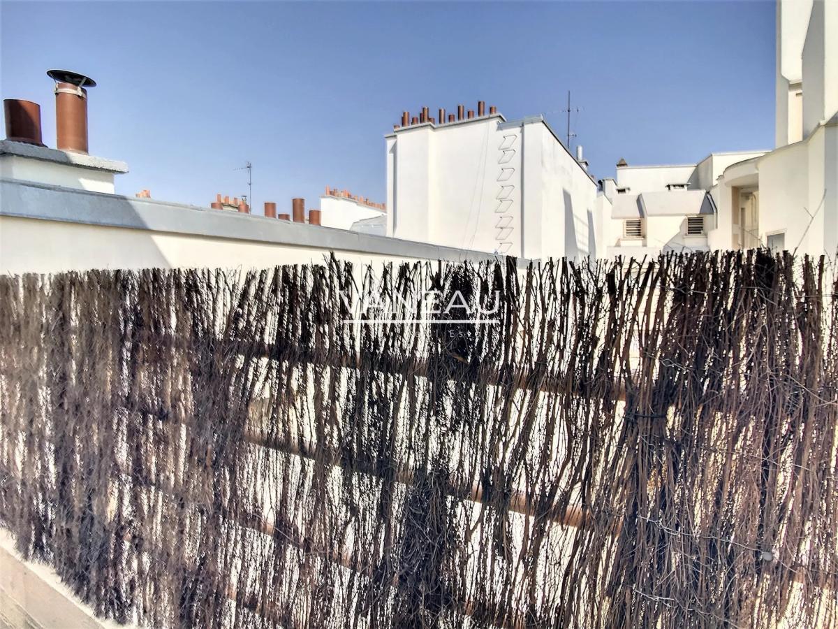 Paris XIVe - studio lumineux avec balcon et vue dégagée