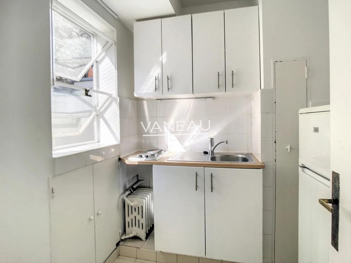 Paris XIVe - studio lumineux avec balcon et vue dégagée