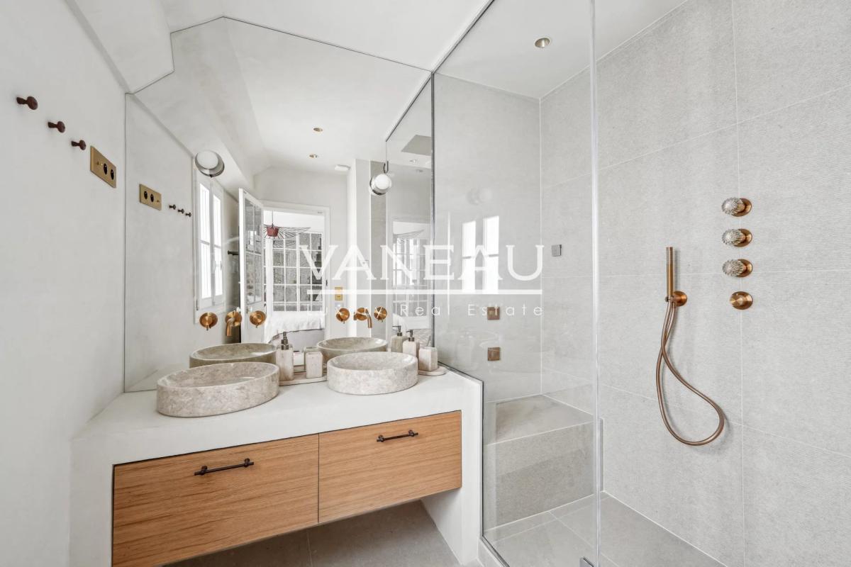 Paris VIe - Odéon - Luxueux pied-à-terre intégralement rénové au