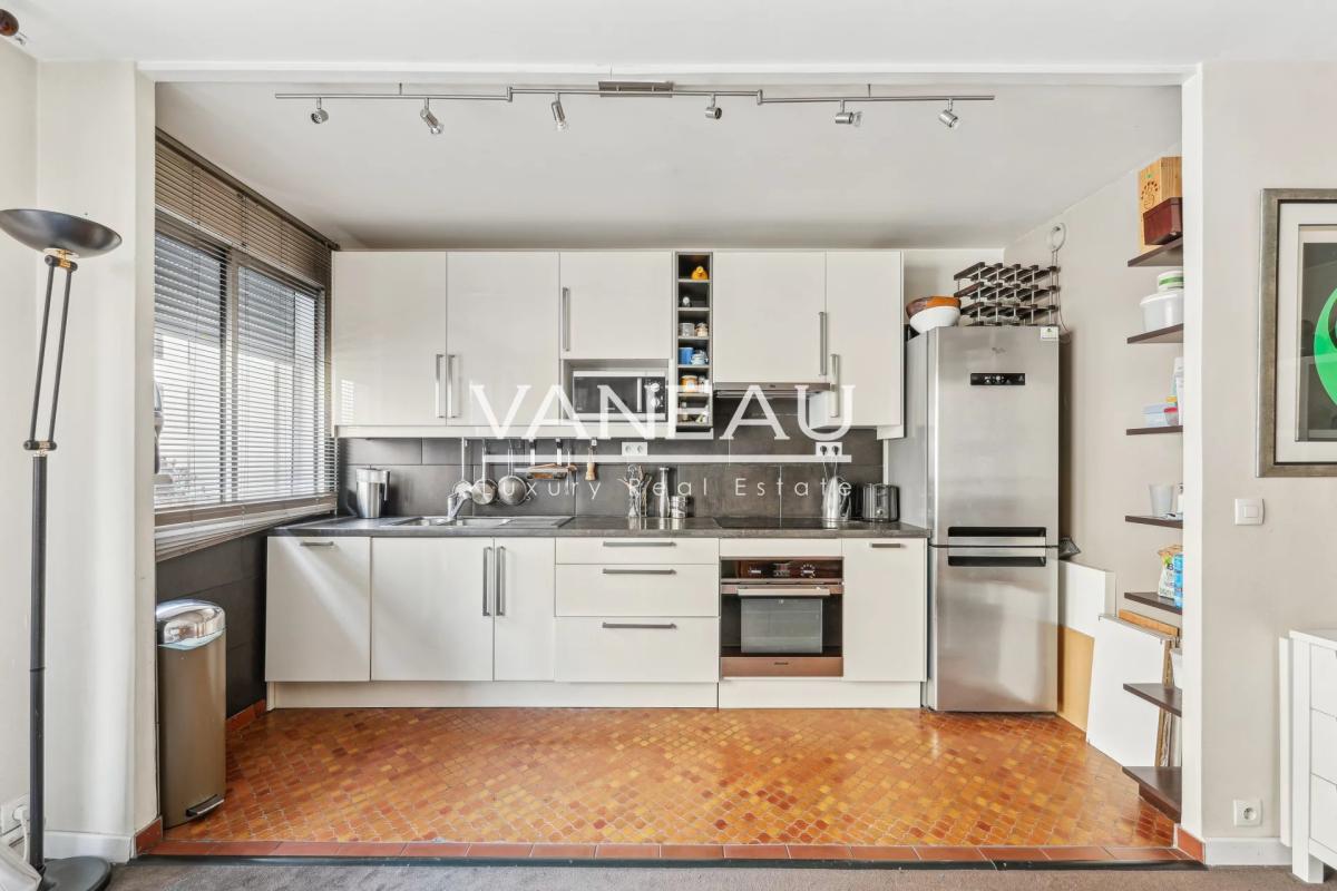 Paris XVe - Montparnasse - Appartement deux pièces avec balcon