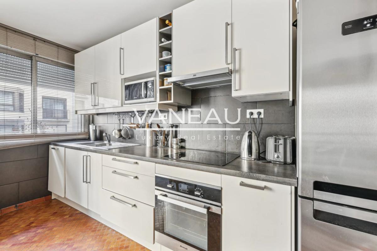 Paris XVe - Montparnasse - Appartement deux pièces avec balcon