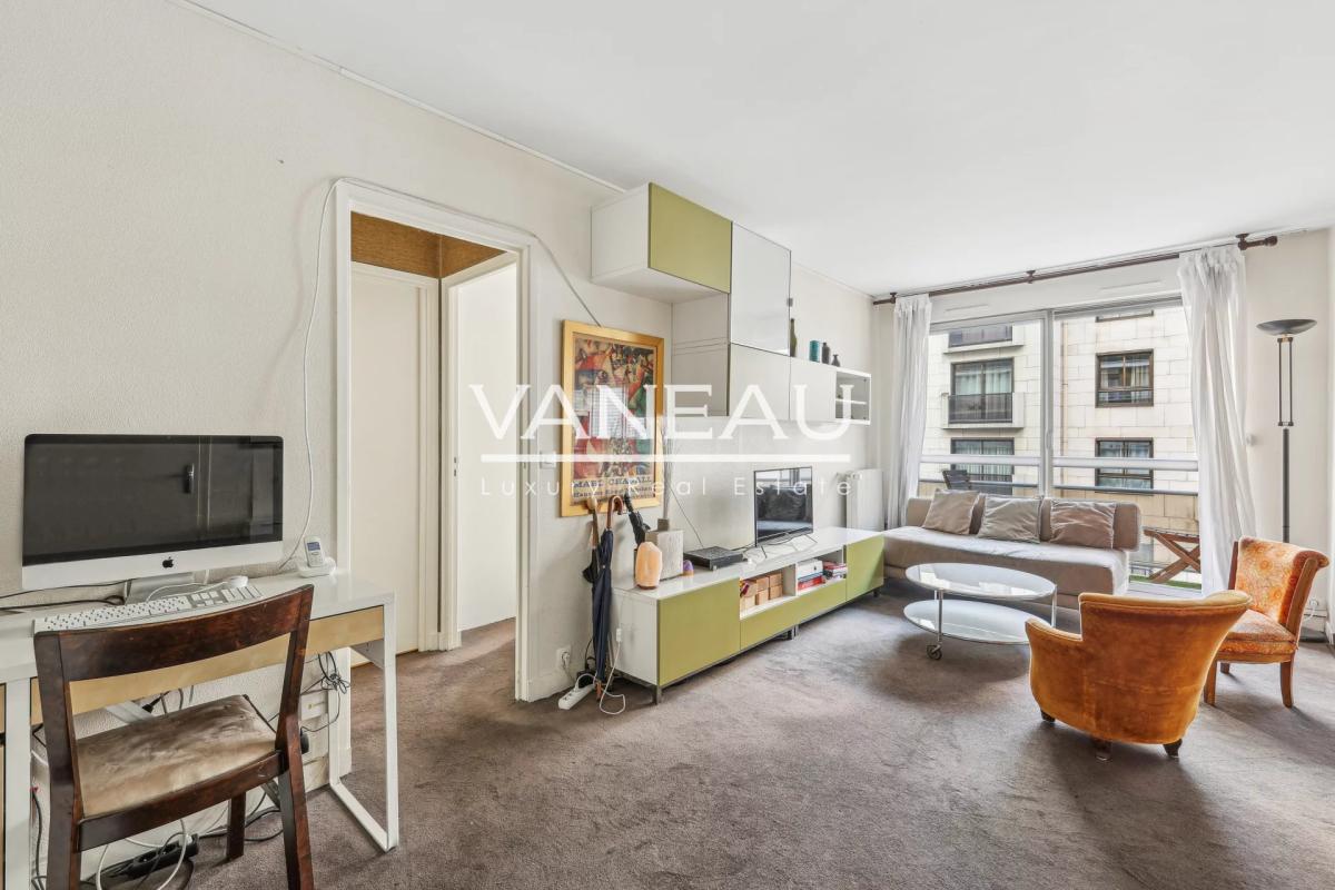 Paris XVe - Montparnasse - Appartement deux pièces avec balcon