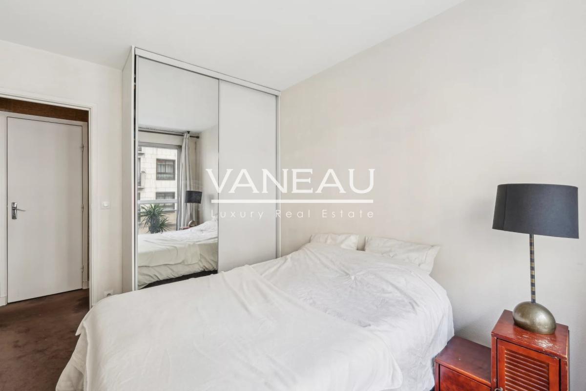 Paris XVe - Montparnasse - Appartement deux pièces avec balcon