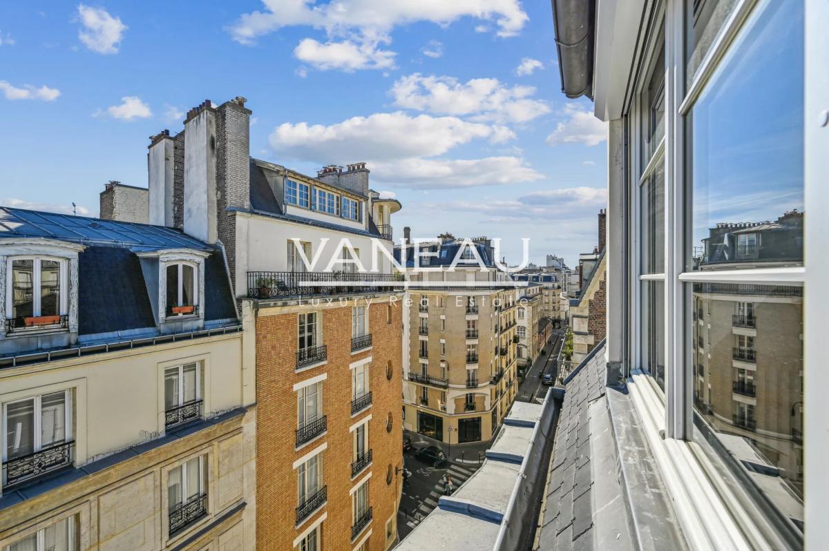 Paris XVe - Sèvres Lecourbe - Appartement lumineux en étage élev