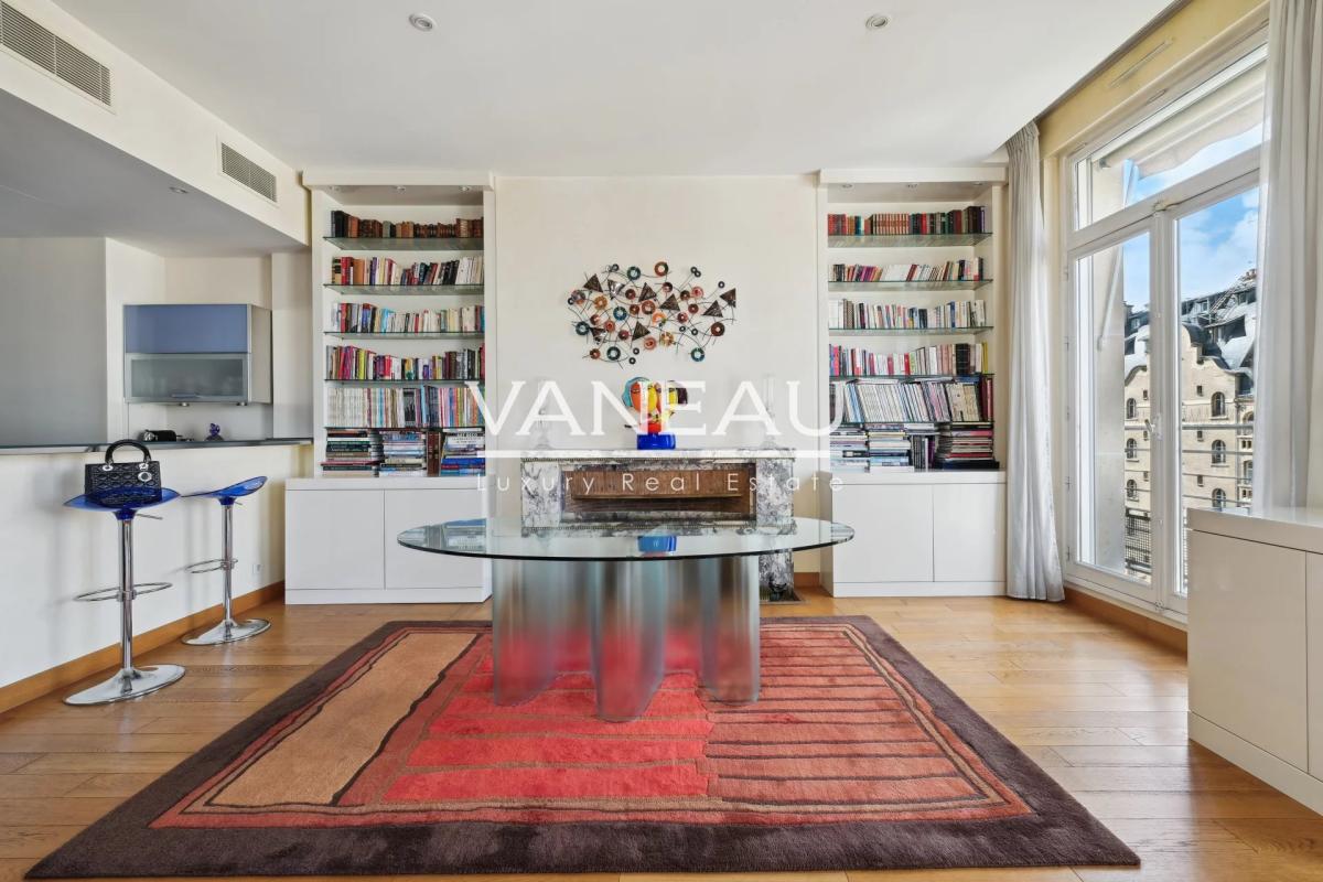 Paris XVI Longchamp, appartement familial en étage élevé.