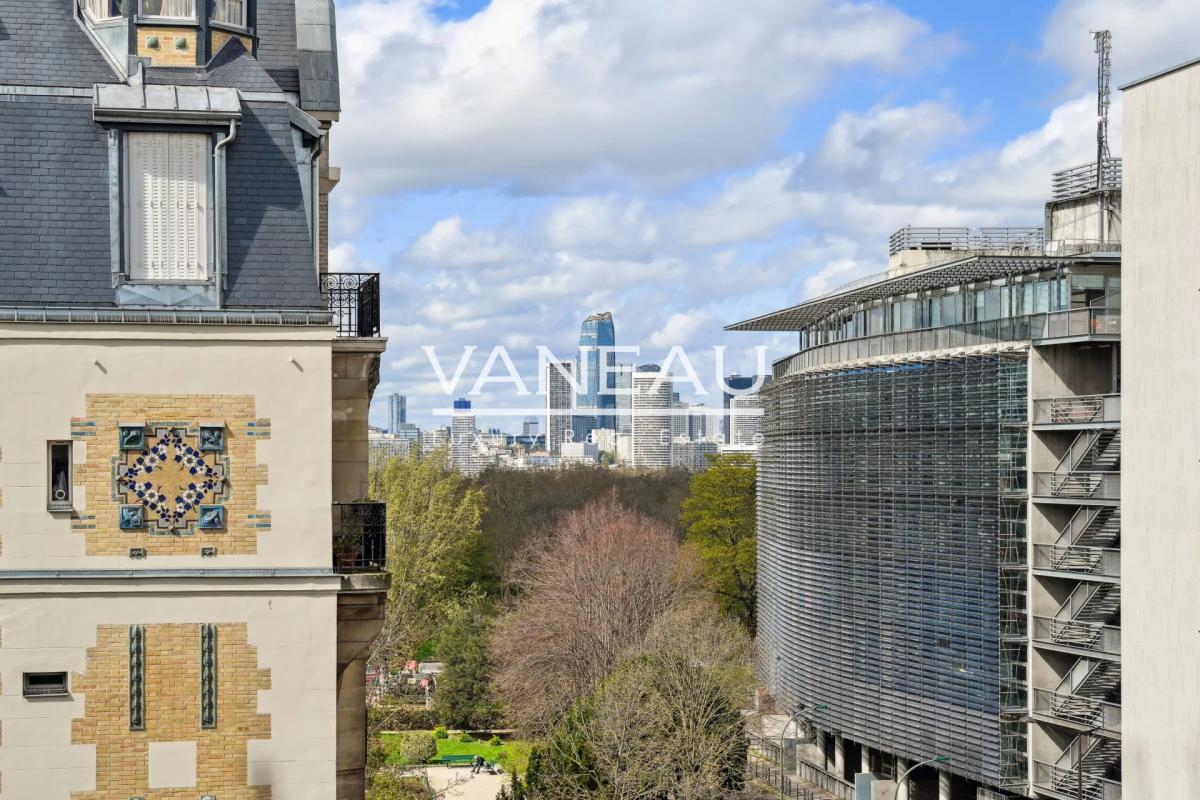 Paris XVI Longchamp, appartement familial en étage élevé.
