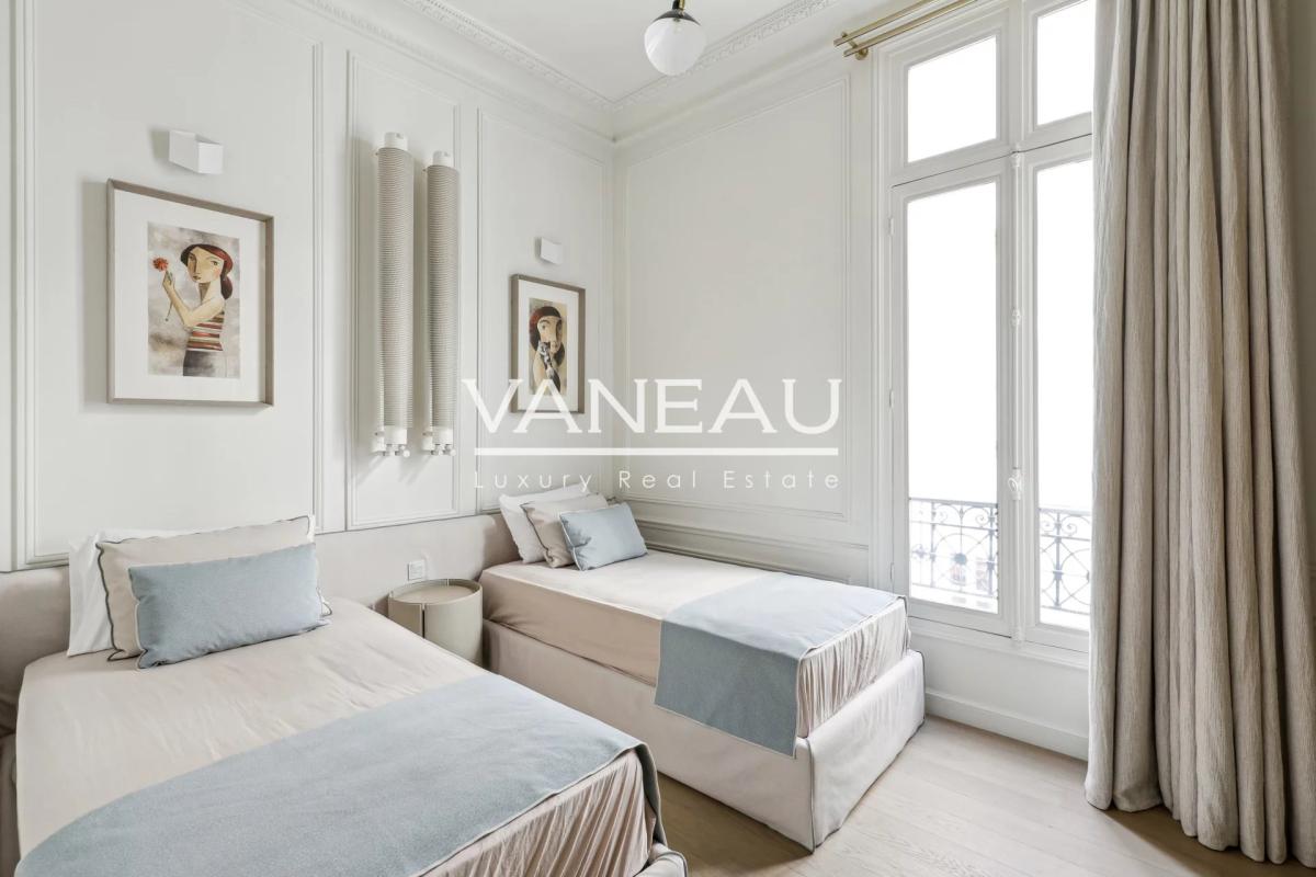 PARIS VIIIe - Triangle d'Or - Magnifique appartement familial et
