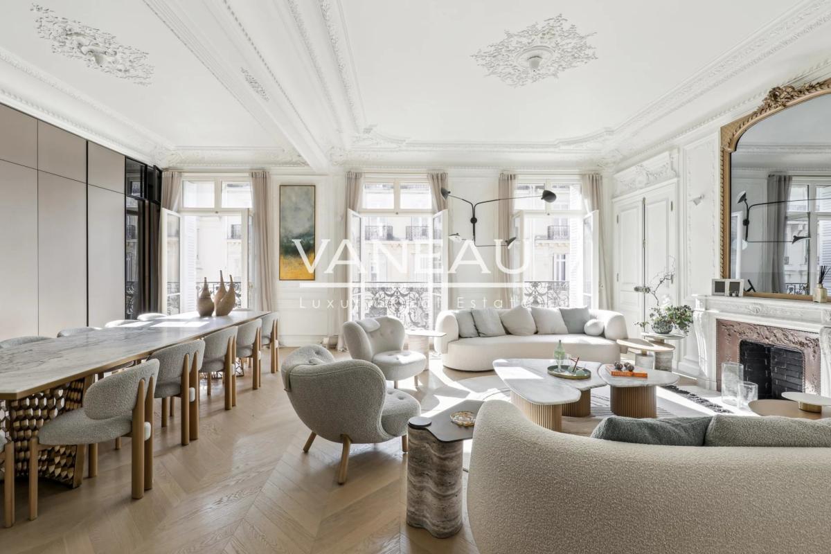 PARIS VIIIe - Triangle d'Or - Magnifique appartement familial et