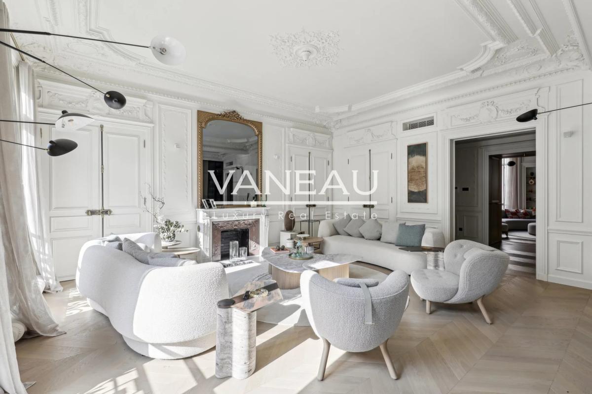 PARIS VIIIe - Triangle d'Or - Magnifique appartement familial et