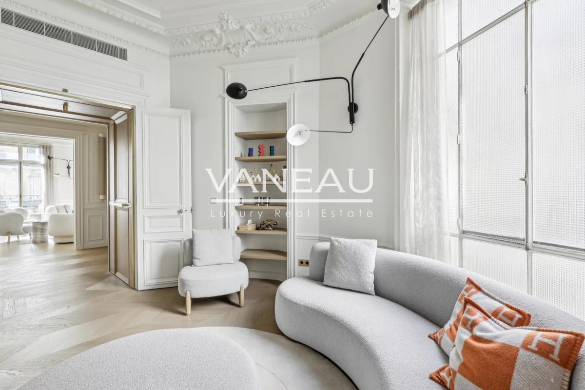 PARIS VIIIe - Triangle d'Or - Magnifique appartement familial et